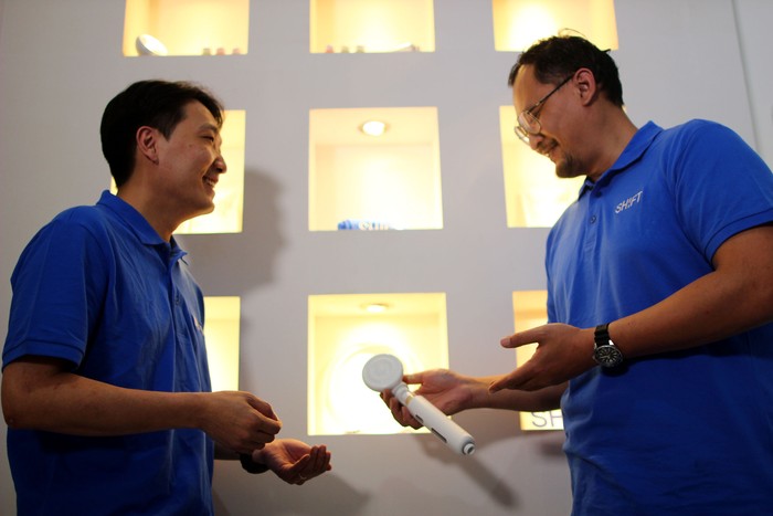 Bisnis Kesehatan Air Bersih Bervitamin untuk Hidup Sehat Kebersihan jadi kunci utama kesehatan. Tak sedikit masyarakat Indonesia yang menggunakan air dengan kualitas yang buruk/tercemar untuk keperluan sehari-harinya, terutama di perkotaan.