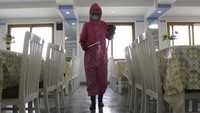 Seperti diketahui, pemimpin Korea Utara Kim Jong Un memerintahkan lockdown nasional secara ketat di wilayahnya usai negara itu mengkonfirmasi kasus COVID-19 pertama pada Kamis (12/5) lalu. (AP Photo/Cha Song Ho).