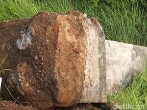 Snapshot: Bukti Dahsyatnya Kecelakaan Tol Mojokerto yang Tewaskan 14 Orang