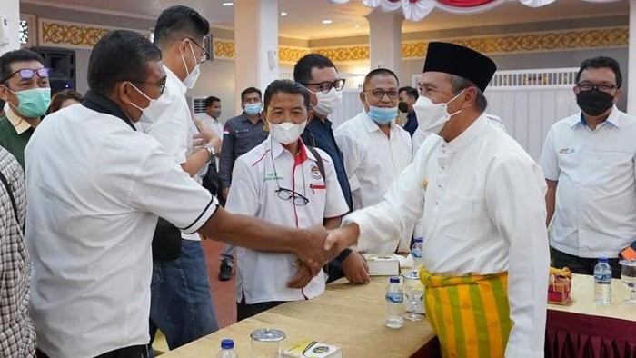 Gubernur Riau Syamsuar usai menemui petani dan pengusaha sawit