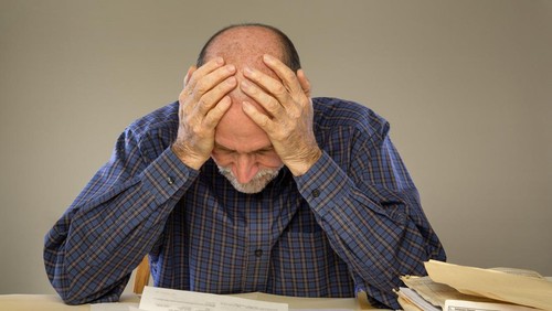 ilustrasi pria botak