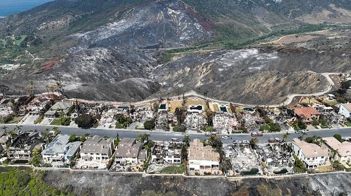 Laguna Niguel, CA - May 16: Destroyed homes after the Coastal Fire in the Coronado Pointe neighborhood of Laguna Niguel, CA, on Monday, May 16, 2022. (Photo by Jeff Gritchen/MediaNews Group/Orange County Register via Getty Images)