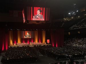 Masuk Alumni Terbaik, Bos Gojek Kevin Aluwi Diundang USC Marshall