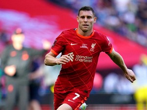 James Milner: Nonton Man City Buang-buang Energi!