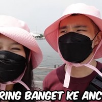 Inilah konten pertaama Sisca Kohl dan Jess No Limit pertama kali. Youtubers gamer tersebut untuk pertama kalinya mengunggah vlog kencan bersama ratu TikTok ituFoto: YouTube Jess No Limit