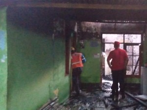 Rumah di Mataram Ludes Terbakar, 3 Penghuni Alami Luka-luka