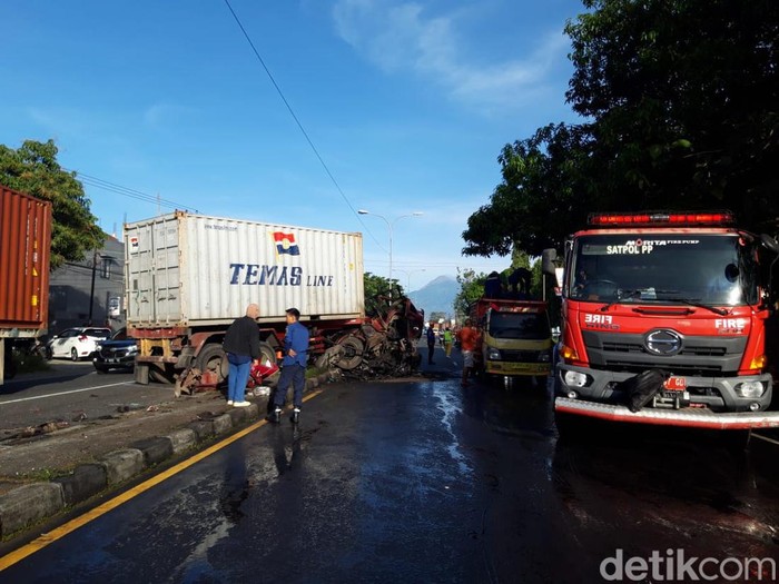 Kecelakaan dua truk di Boyolali, Selasa (17/5/2022).