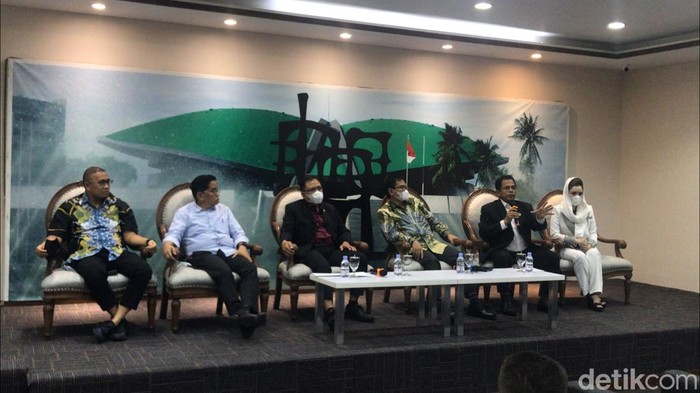 Konferensi pers pembatalan penganggaran gorden rumah dinas DPR RI (Firda Cynthia Anggrainy/detikcom).