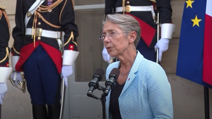 Macron Tunjuk Elisabeth Borne Kaprikornus Perdana Menteri Prancis Baru Elisabeth Borne ditunjuk selaku Perdana Menteri (PM) Prancis yang gres pada hari Senin (16/5). Elisabeth Borne mengambil alih Jean Castex yang mengundurkan diri setelah terpilihnya kembali Presiden Emmanuel Macron pada bulan lalu.
