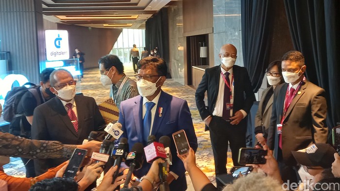 Menkominfo Johnny G Plate Meluncurkan Digital Talent Program dengan target 200 ribu mahasiswa.