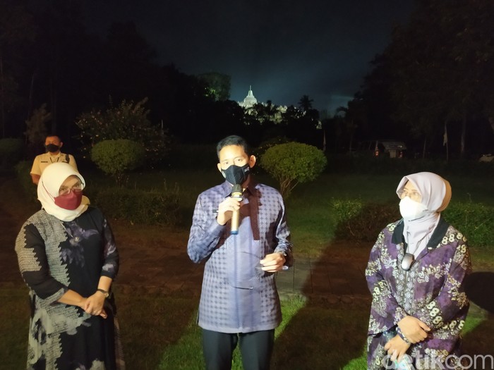 Menparekraf Sandiaga Uno saat memberikan keterangan kepada wartawan di Borobudur, Magelang, Senin (16/5/2022) malam.