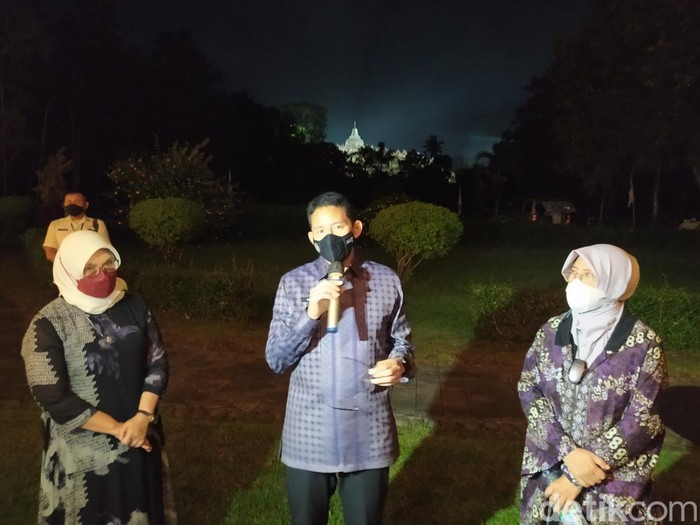 Menparekraf Sandiaga Uno saat memberikan keterangan kepada wartawan di Borobudur, Magelang, Senin (16/5/2022) malam.