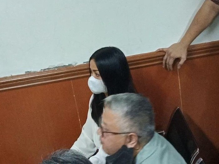 Nirina Zubir hadir di persidangan mafia tanah