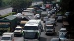 Padat Banget! Tol JORR Arah Jakarta Macet, Begini Penampakannya