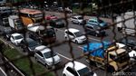 Padat Banget! Tol JORR Arah Jakarta Macet, Begini Penampakannya