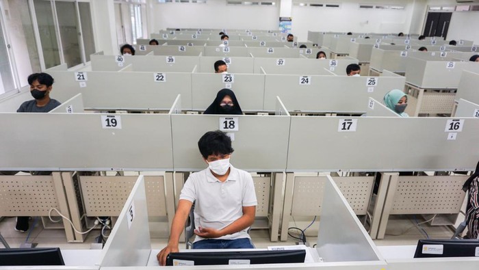 Pelaksanaan UTBK SBMPTN 2022 di Universitas Indonesia (UI), Selasa (17/5/2022) yang diikuti lebih dari 2.000 peserta.