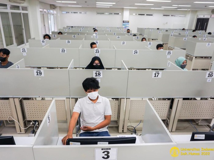 Pelaksanaan UTBK SBMPTN 2022 di Universitas Indonesia (UI), Selasa (17/5/2022) yang diikuti lebih dari 2.000 peserta.