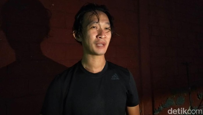 Penjaga Gawang PSM Makassar Rivky Mokodompit