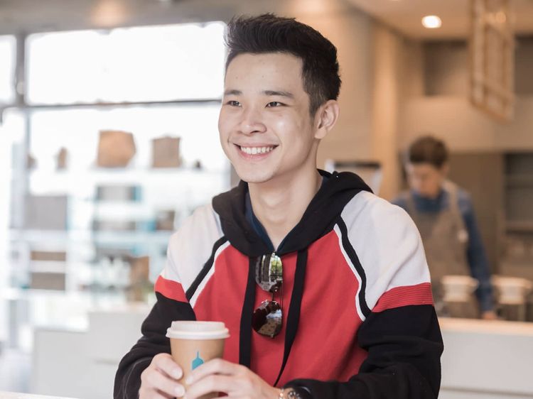 Pose Keren Jess No Limit, Pacar Sisca Kohl Saat Nikmati Kopi