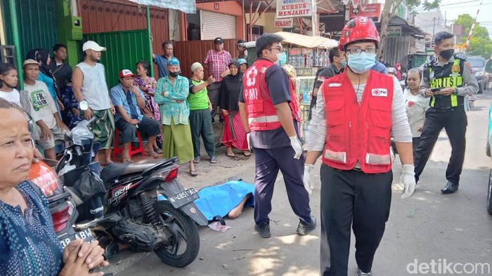 Pria tewas di Jalan Zaenal Zekse, Kota Malang. Sebelum ditemukan tewas, ia sempat menyantap soto daging sapi di sebuah warung.