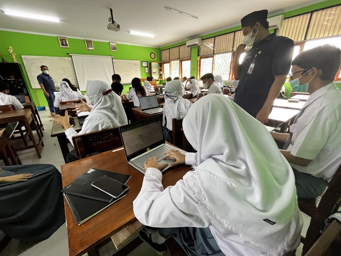 PTM 100 persen di SMA 28 Jakarta