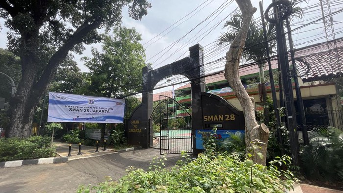 PTM 100 persen di SMA 28 Jakarta PTM 100 persen di SMA 28 Jakarta