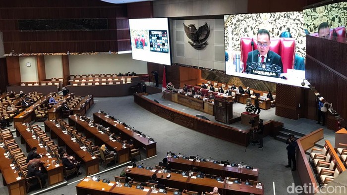 Rapat paripurna pembukaan masa sidang V 2021-2022