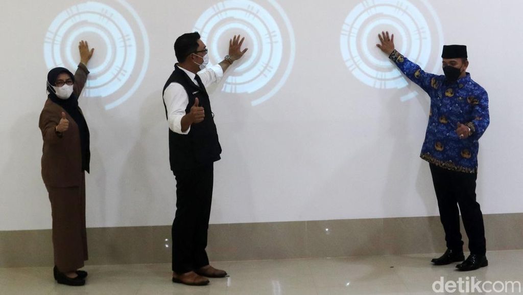 Gubernur Ridwan Kamil Luncurkan Program Penerimaan Siswa Baru PPDB