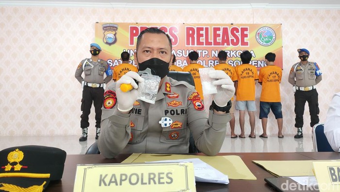 Rilis kasus 7 pengedar sabu di Soppeng yang mana satu pelaku terkait jaringan Lapas Palopo. (detikSulsel/Agung Pramono)
