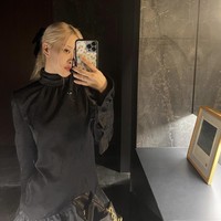 Tanpa disadari penggemar, Rose BLACKPINK sudah membocorkan rambut barunya lewat postingan Instagram bulan ini. Foto: dok. Instagram @roses_are_rosie