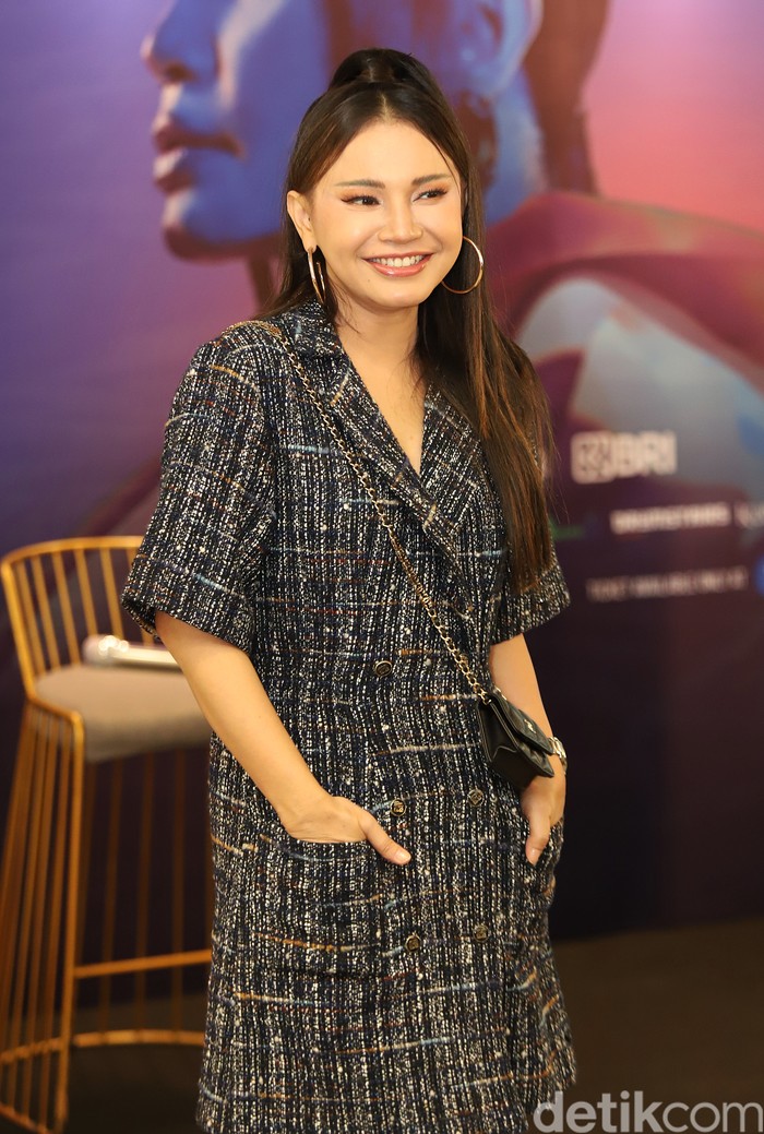 Rossa Rossa saat hadir konferensi pers Konser 25 Tahun Berkarya di Jakarta, Selasa (17/5/2022).