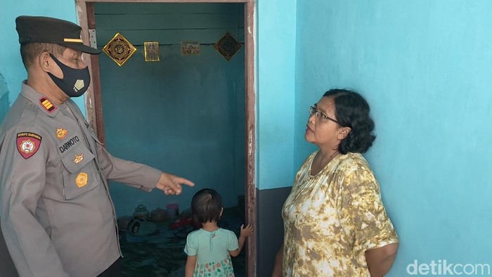 Rumah Sri Mulyani yang nyaris dibakar pemuda gegara cintanya ditolak sang anak. Peristiwa itu terjadi Senin (16/5/2022).