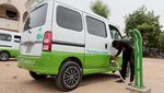 Salut, Pria Putus Sekolah Ini Sukses Bikin Mobil Listrik