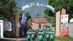 Sandiaga Keliling Borobudur Naik Motor Listrik
