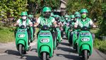 Sandiaga Keliling Borobudur Naik Motor Listrik