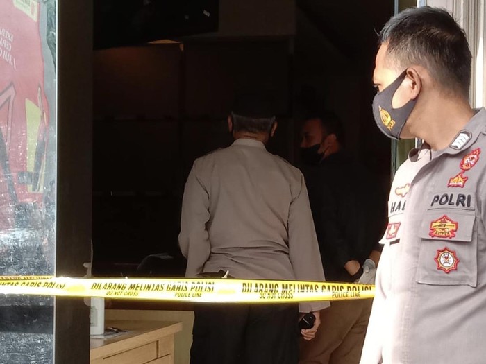 Satpam Bank swasta di Sukabumi ditemukan tewas.