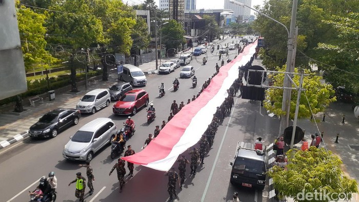 Suasana Kirab Merah Putih di Balai Kota Semarang, Selasa (17/5/2022).