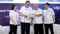 Hadir dalam acara tersebut, (Ki-Ka) Amelia Kurniawan selaku Komisaris, Koeshartanto selaku Preskom, Indra Baruna selaku Presdir dan Emil Hakim selaku Dirkeu & Layanan Korporat Tugu Insurance.