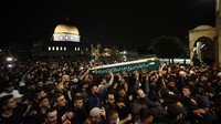 Orang-orang Palestina marah dengan meningkatnya kunjungan orang Yahudi ke kompleks itu. Menurut kesepakatan sebelumnya, orang-orang Yahudi dapat berkunjung tetapi tidak diizinkan untuk berdoa.  