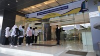 Sementara itu, Rektor Universitas Airlangga Moh. Nasih mengingatkan peserta UTBK di Unair tidak terlambat dan melebihi batas toleransi agar diizinkan mengikuti UTBK. “Apalagi kampus kami sudah buka dari jam 05.00 WIB,” kata Nasih. Foto: Dok. Unair