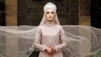 Mereka akan tetap bertahan karena pondasinya sudah kokoh dan mereka saling mencintai karena Allah, ujar Valda. (Foto: dok. Instagram @valda_alviana)