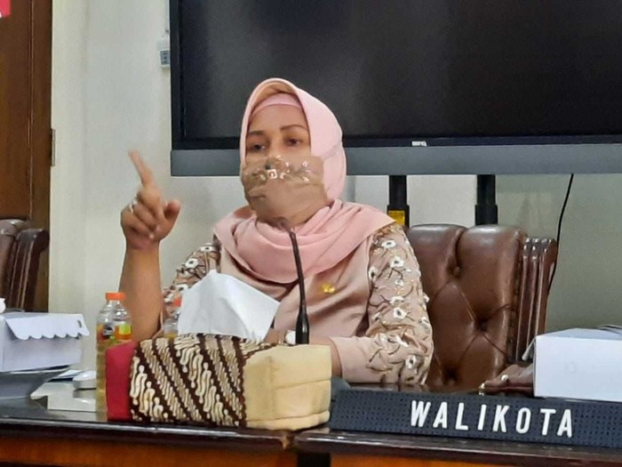 Wali Kota Mojokerto Ika Puspitasari membuat program coaching clinics untuk meningkatkan jumlah kategori koperasi sehat di Kota Mojokerto.