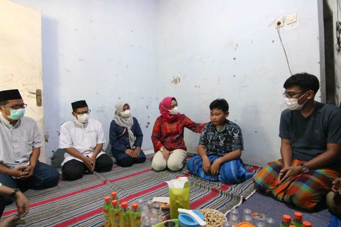 Walkot Mojokerto Mengunjungi Anak Korban Laka