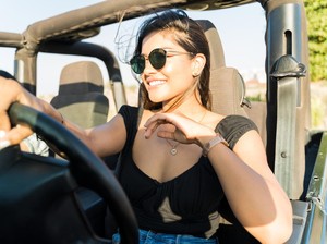 Perempuan Bawa Mobil SUV? Kenapa Tidak!