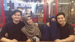 Manisnya Momen Makan Malam Annisa Rahma dan Anandito