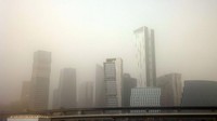 Sebagian wilayah Arab Saudi biasanya mengalami badai pasir antara bulan Maret dan Mei, dengan intensitas yang bervariasi. Frekuensi badai telah meningkat dalam beberapa bulan terakhir di wilayah tersebut. Tetangga Saudi, Irak, telah mengalami delapan badai pasir sejak pertengahan April, sebuah fenomena yang dipicu oleh degradasi tanah, kekeringan hebat, dan curah hujan rendah terkait dengan perubahan iklim.