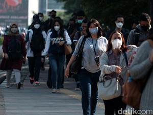 Kata Mereka yang Pilih Tetap Pakai Masker Meski Sudah Tak Wajib Lagi