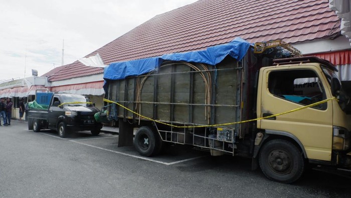 Barang bukti truk milik 19 pembobol gudang di Balikpapan (Dok. Istimewa)