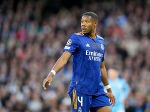 Alaba Sudah Pulih, Siap Bela Madrid Hadapi Liverpool