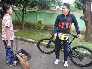 Kisah Ayu Pelajar SMK Jadi Kuli Nyapu, Kini Jadi Anak Angkat Dedi Mulyadi